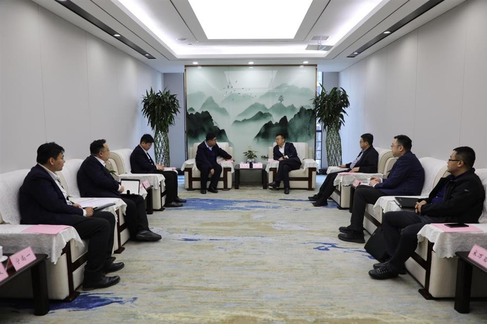 深化銀企合作！ 威海銀行濟南分行一行到產(chǎn)發(fā)集團洽談合作